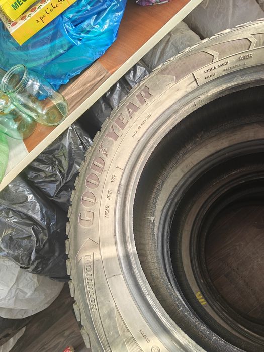 Продам шины Goodyear 235/60 R18
