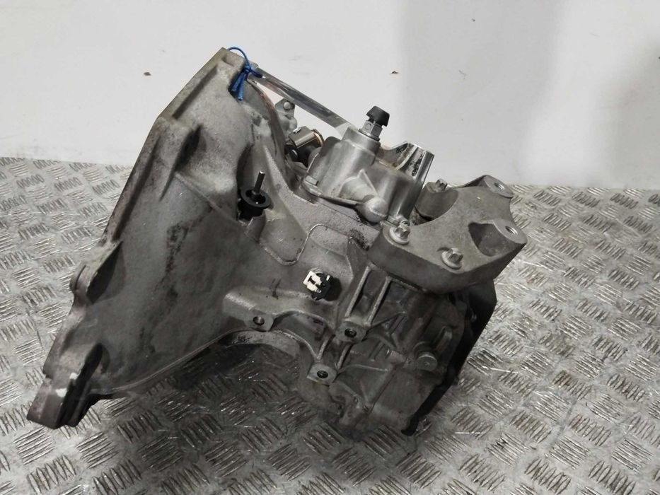 Cutie viteze Opel Corsa D 1.4 Benzina cod 55565177 Ploiesti • OLX.ro