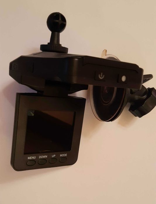 Продавам видеорегистратор HD DVR с 2,5“ ТFT LCD екран