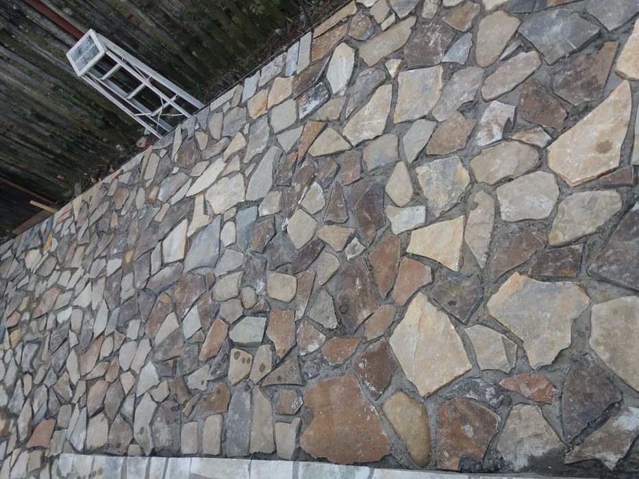 Vand si montez piatră naturală