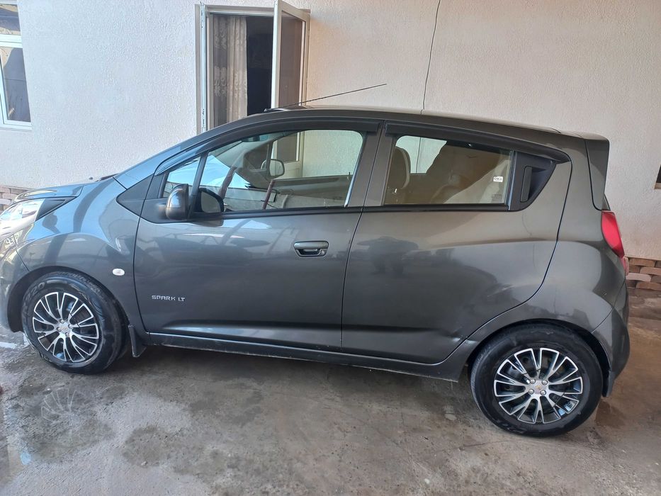 Продаётся автомобиль спарк