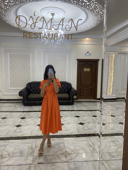 Продам платья и купальник