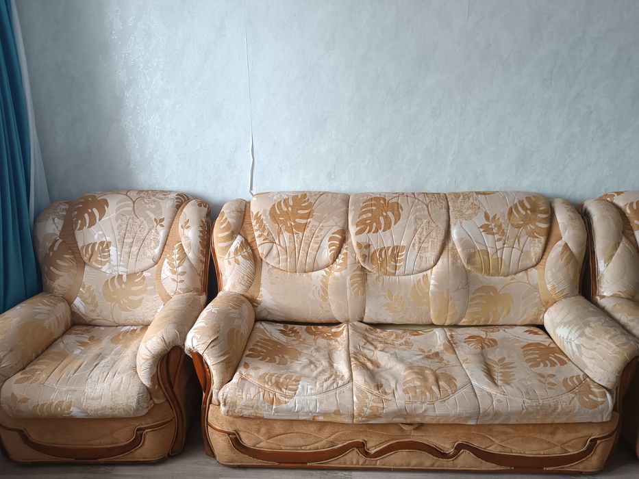 Уголок ,диван с креслом