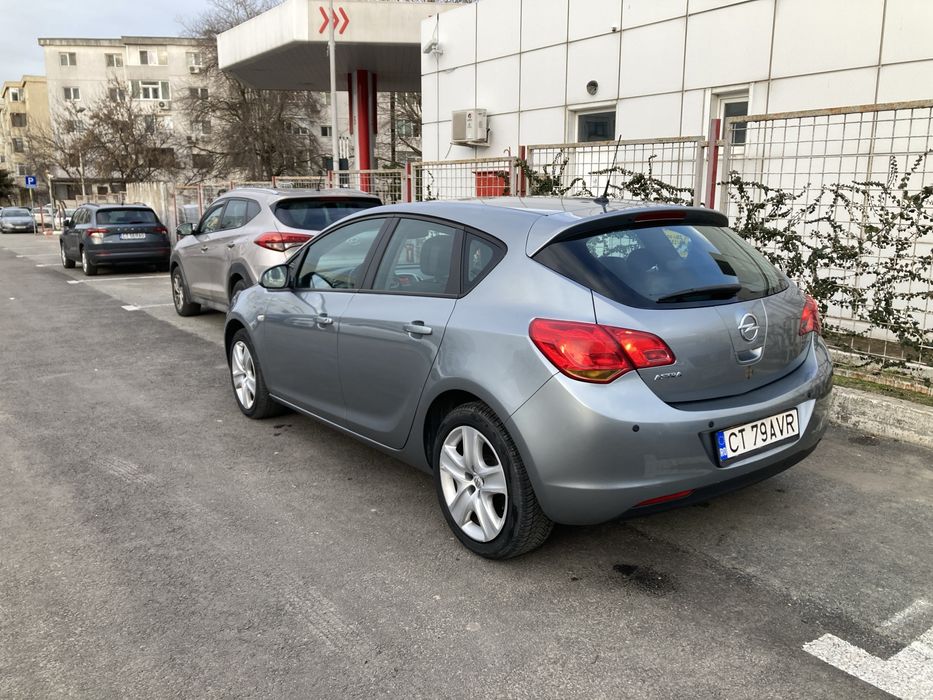 OPEL Astra 2011 — imagine 11