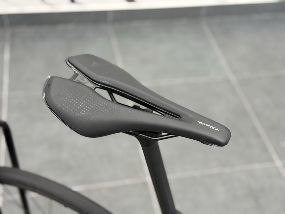 Giant Defy Advanced 2 2025 ML размер 2х12 Shimano 105