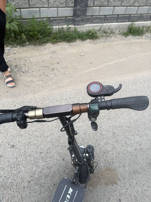Продам сомокат Куго м5 sport