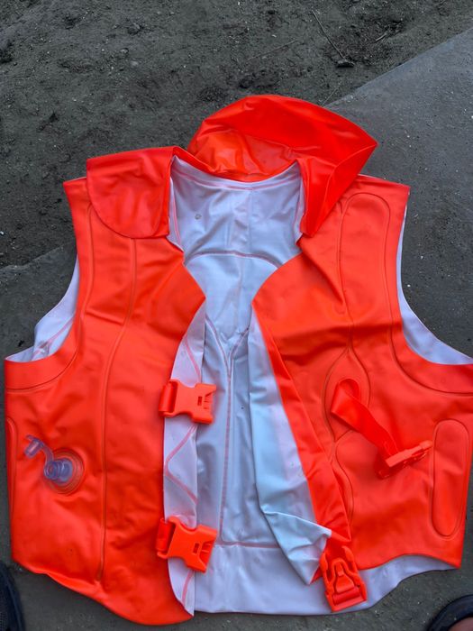 Жилет для плавания