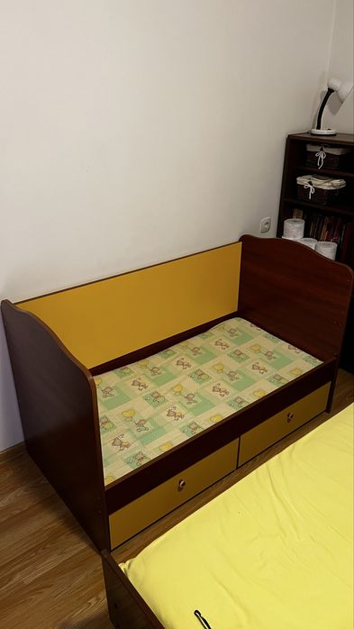 Детско легло с чекмеджета и преграда