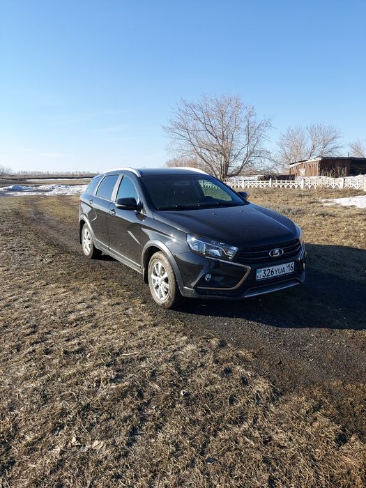 Автомобиль Лада Веста св Кросс