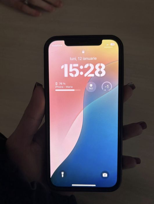 Vand Iphone 12 in stare perfecta