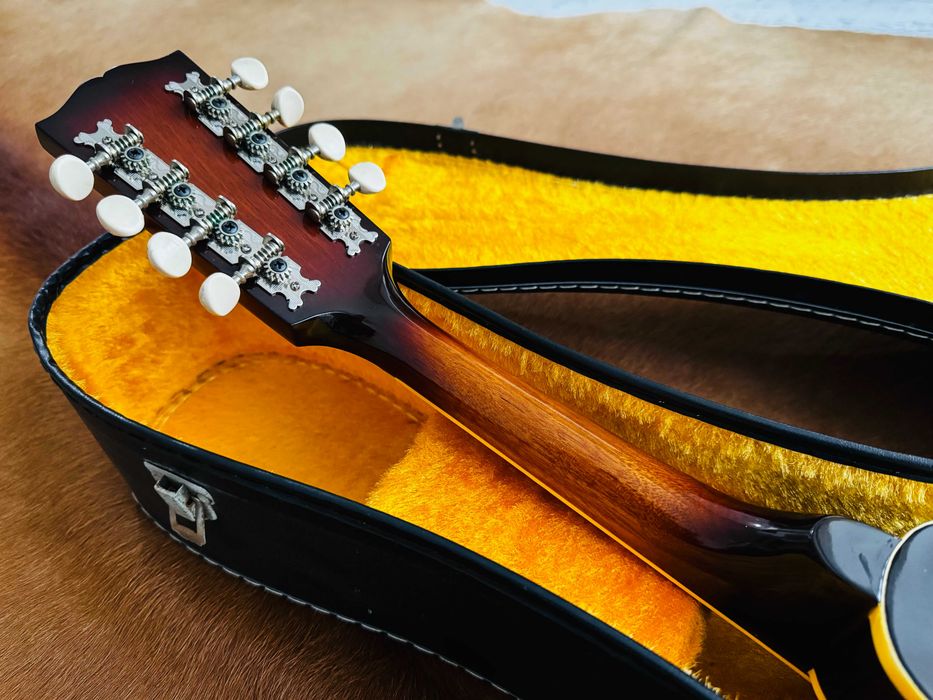 Made in JAPAN! 1970's Мадолина "The Kasuga" M-18 с оригинален кейс!