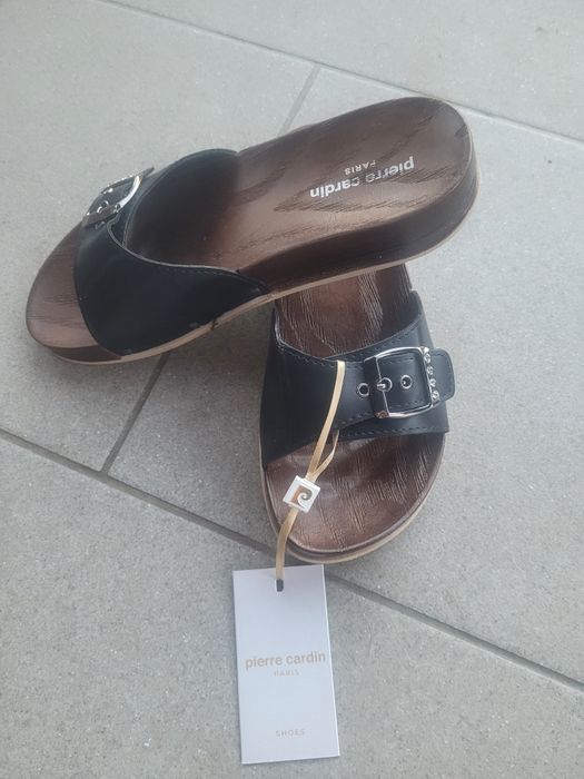 Дамски сандали и чехли