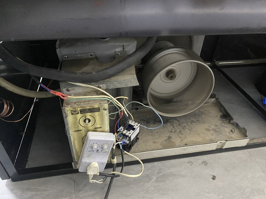 Vetrina xaladelnik.  700$