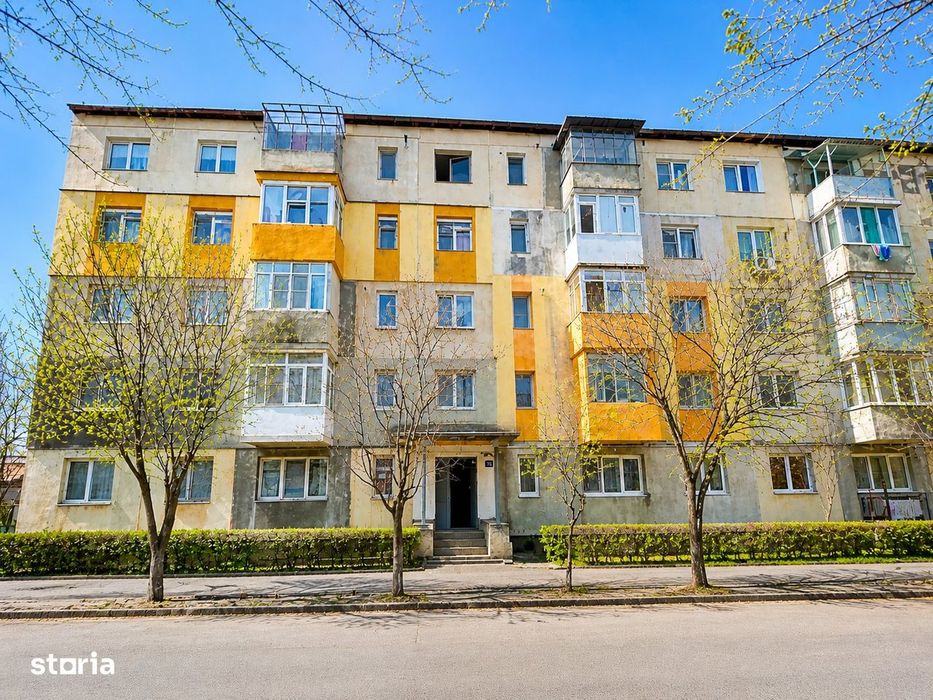 Hunedoara, Apartament-3 camere, 51 mp utili, etaj 3/4.
