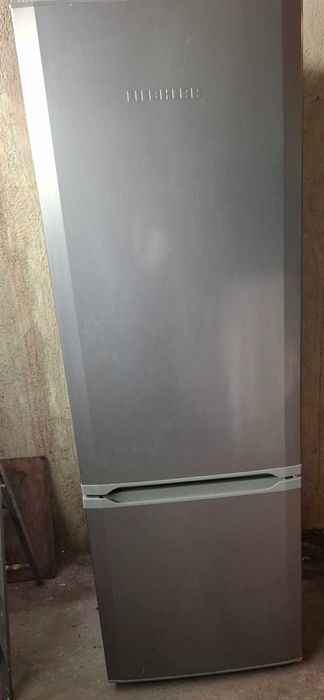 Продава хладилник, като нов