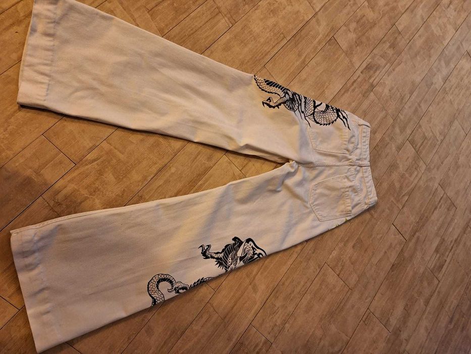 Blugi Bershka marimea 34