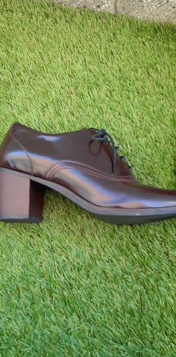 обувки затворени