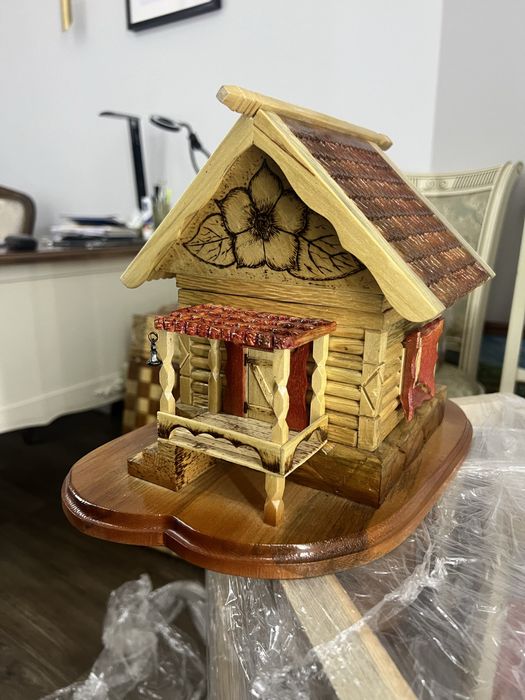 Шкатулка из дерева