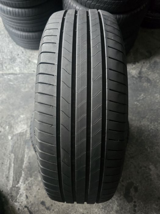 Bridgestone 215/65 R17 99V vară