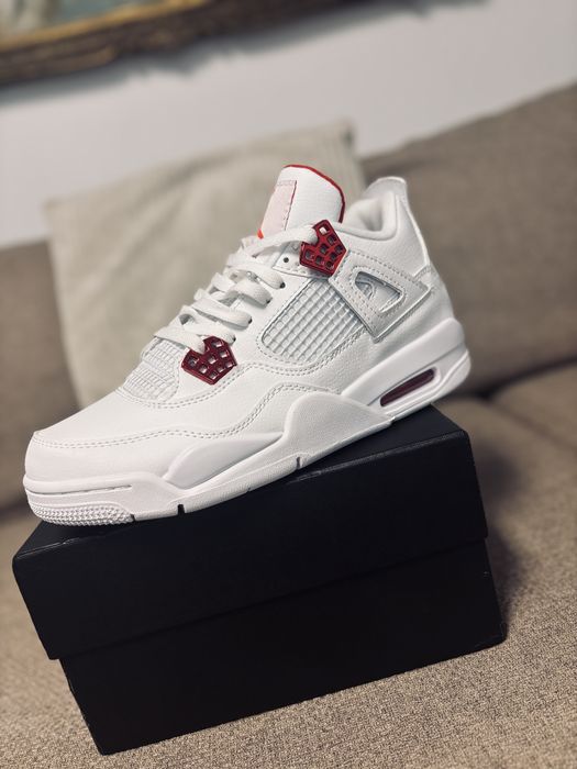 Jordan 4 Alb rosu