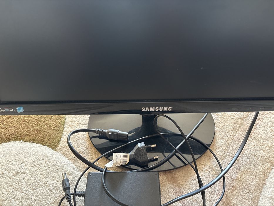 монитор Samsung 19" (S19B150N).