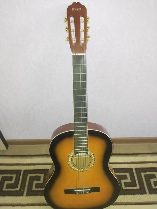 Акустическая гитара Enzo — отличное состояние, красивый звук