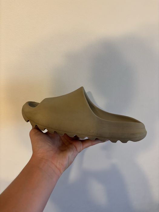 papuci yeezy slide