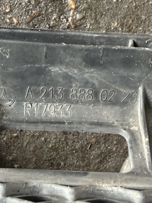 Оригинална предна решетка Mercedes E-Class W213 Facelift A2138880223 / A2138880123