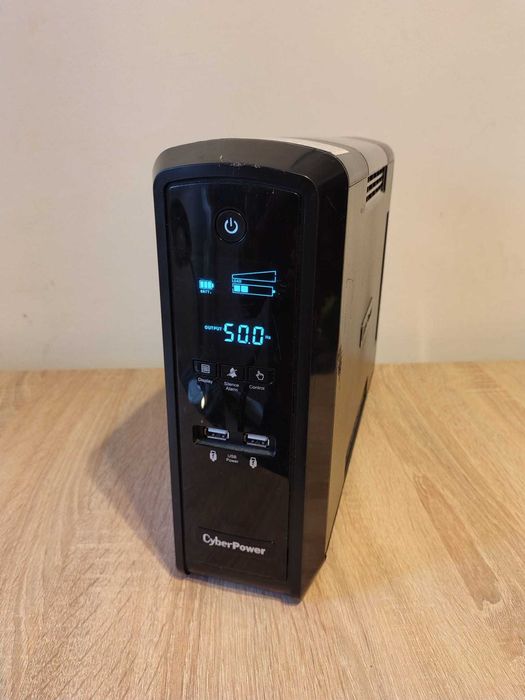 Ups Cyber Power CP1300EPFCLCD 1500VA 900W