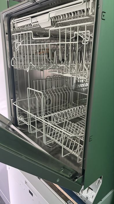 Съдомиялна Miele 60 см за пълно вграждане G1282Vi