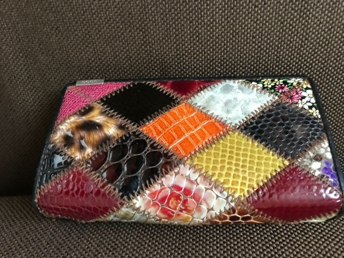 Продавам елегантен портфейлф от естествена кожа