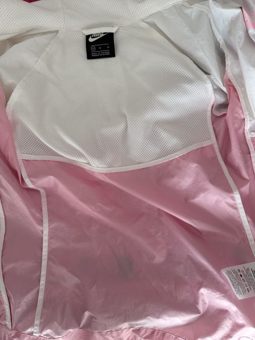 Jacheta de vant Nike