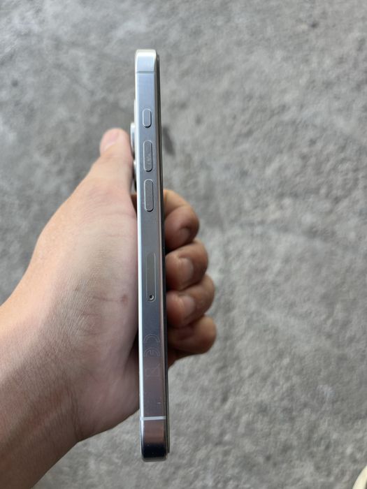 iPhone 16 pro 256gb white titanium