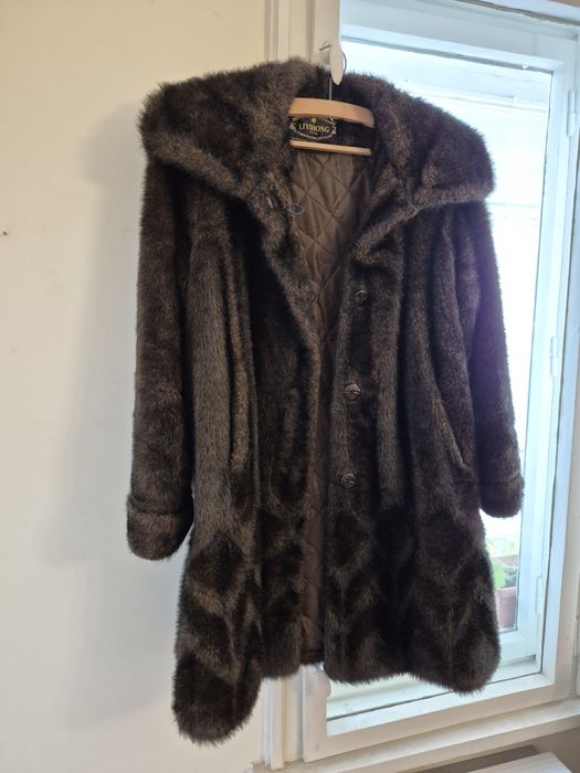 Дамско палто с косъм