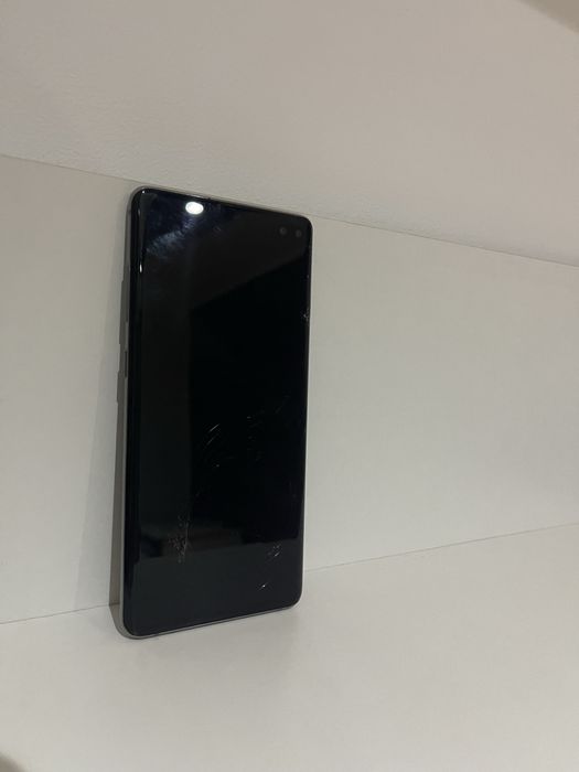 Vand s10+ pentru piese