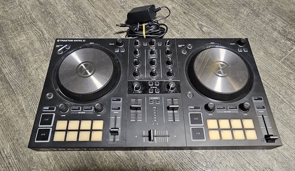 Native Instruments Traktor Kontrol S2 MK3