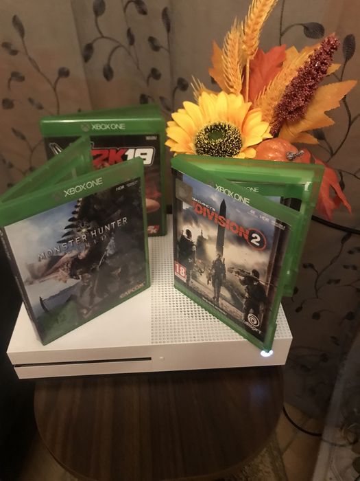 Xbox One S impecabil  Sunati pentru detalii !!