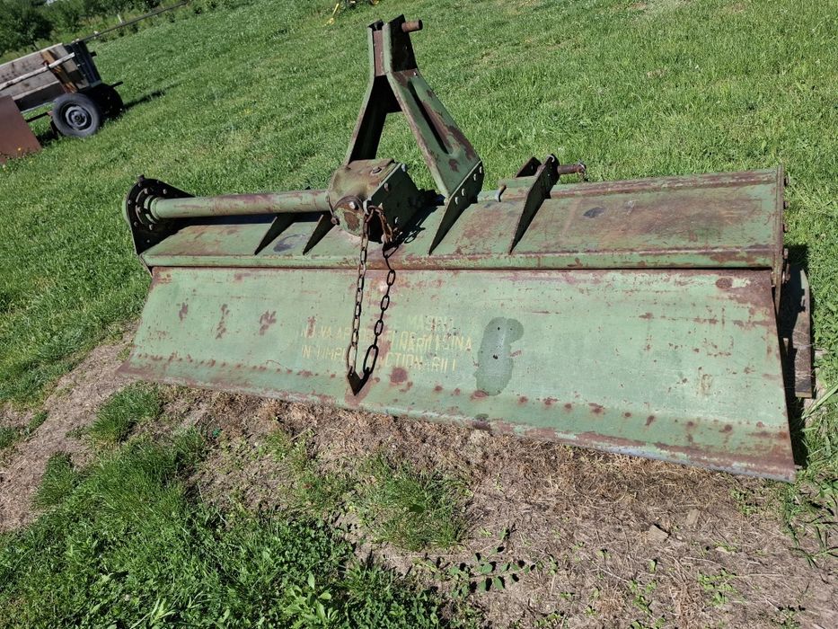 Vand freza pentru Tractor!