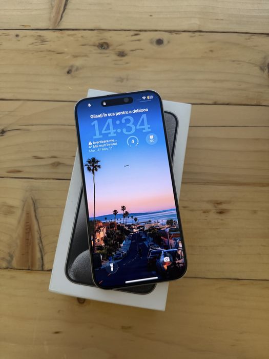 Vand iPhone 15 pro max , impecabil, cutie completa, factura