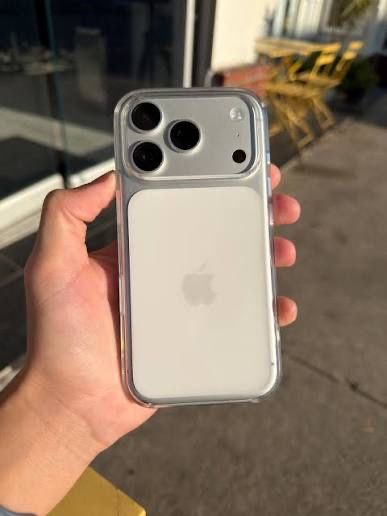 Apple iphone 17 pro max silver