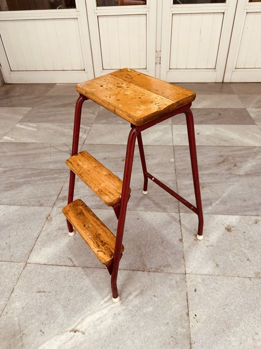 Сгъваема винтидж табуретка / стъпало – метал и масивно дърво