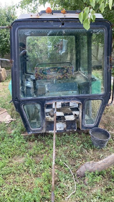 Traktor kabina belarus