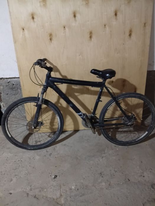 Velosiped qora rang