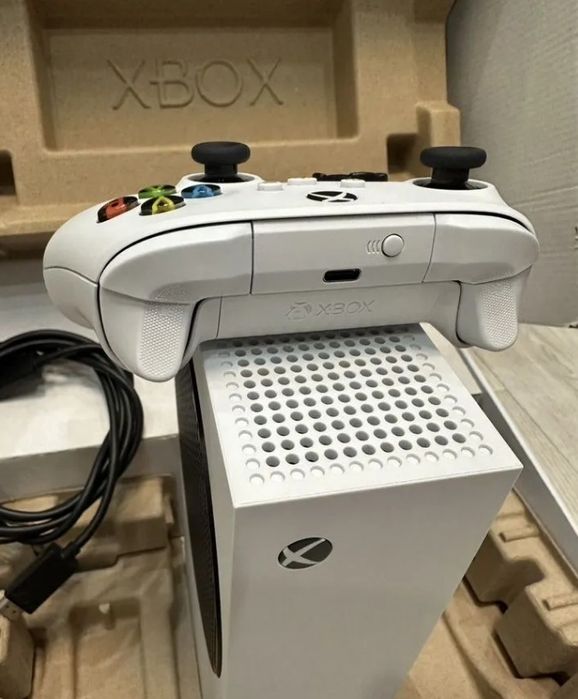 Xbox series S в идельном состонии
