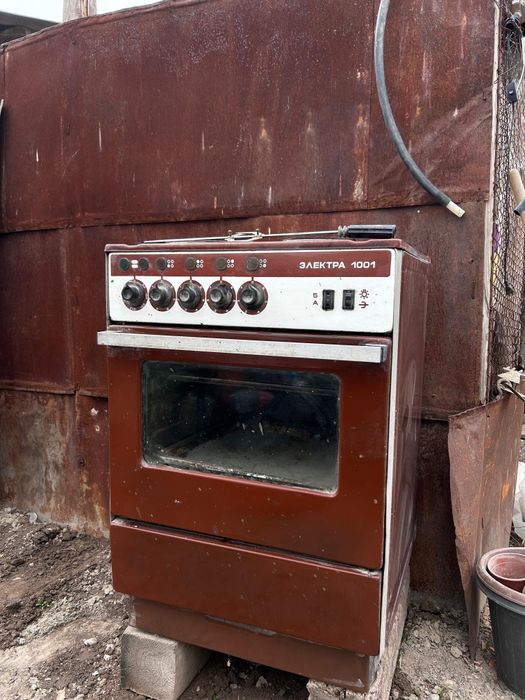 Продам электро плиту в рабочем состояние