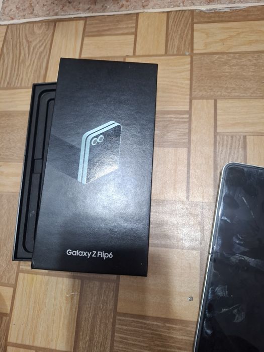 Samsung galaxy flip 6