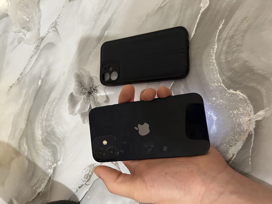 Айфон 12 мини.