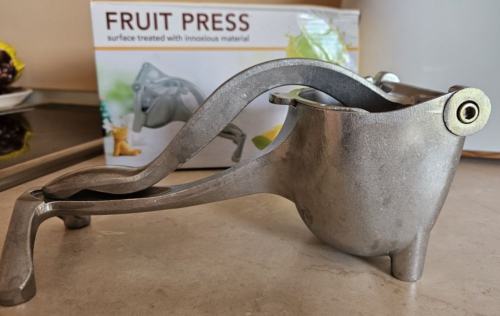 Преса за сок от цитруси и други плодове