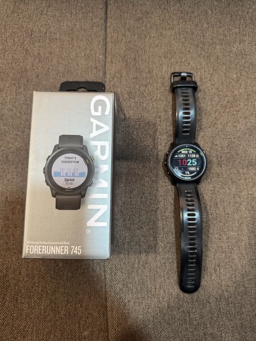 Garmin Forerunner 745