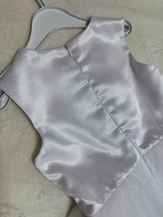 Нарядное платье для девочки р. 116-122